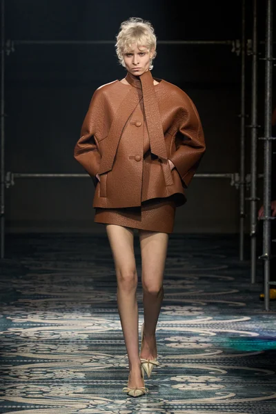 Look 34